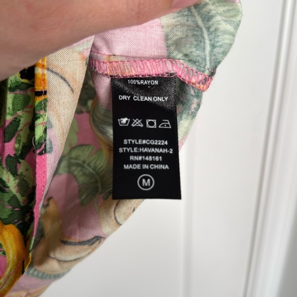 BuddyLove Banana Havana Tie Front V-Neck Flutter Sleeve Button Up Top - Medium - Picture 6 of 6